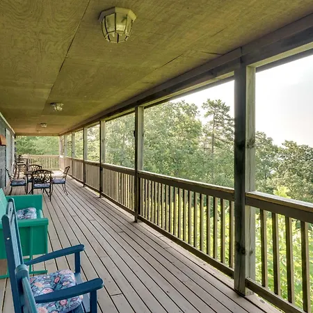 Pet-Friendly Bostic Cabin With Deck, Near Lake Lure!